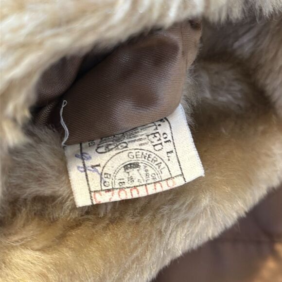 Vintage Cara women’s faux fur coat. No size tag. Please see measurements - Picture 9 of 11